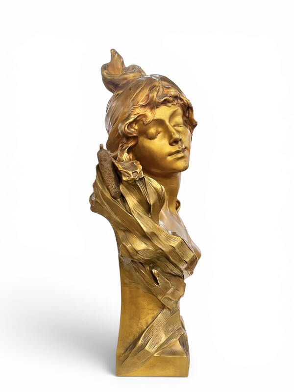 M 565 MH art nouveau bust in bronze signed Leonard, circa 1900