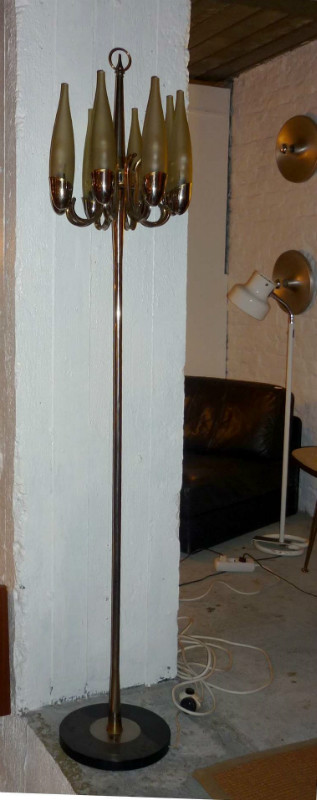 L 096 JC Elégant luminaire DLG de Stilnovo Italie 1950