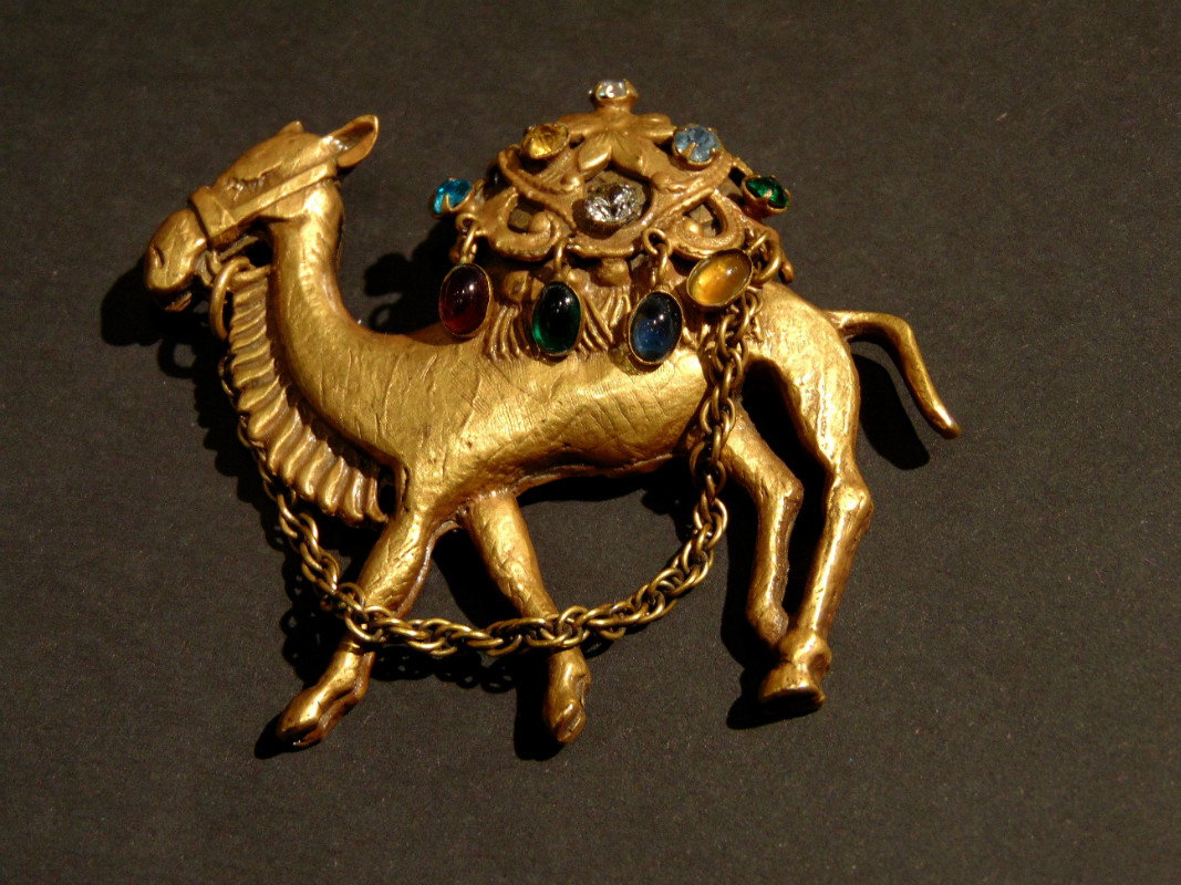 M 403 FD Rare Broche 'Joseff of Hollywood' Ca. 1940