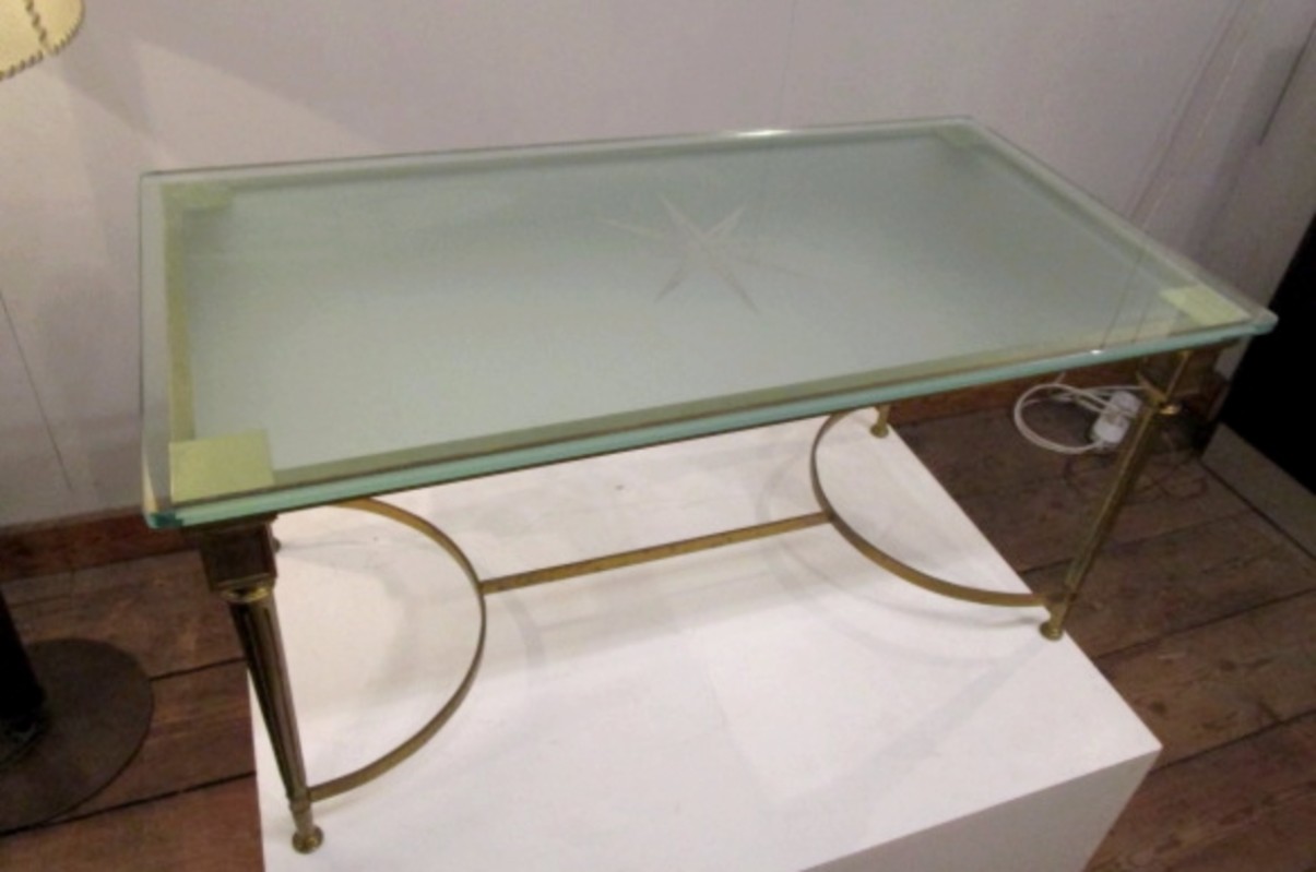 F 803 Apo Table basse bronze doré et verre sablé 1940 Attrib Ramsay