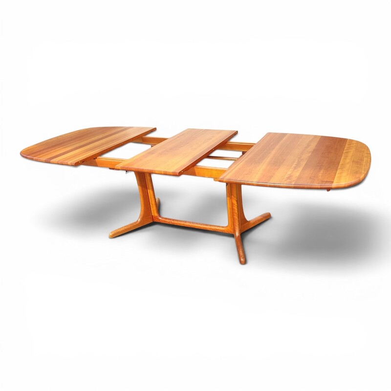 F 011 JC Solid teak extendable dining table, Scandinavia 1970s 