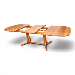 F 011 JC Solid teak extendable dining table, Scandinavia 1970s 