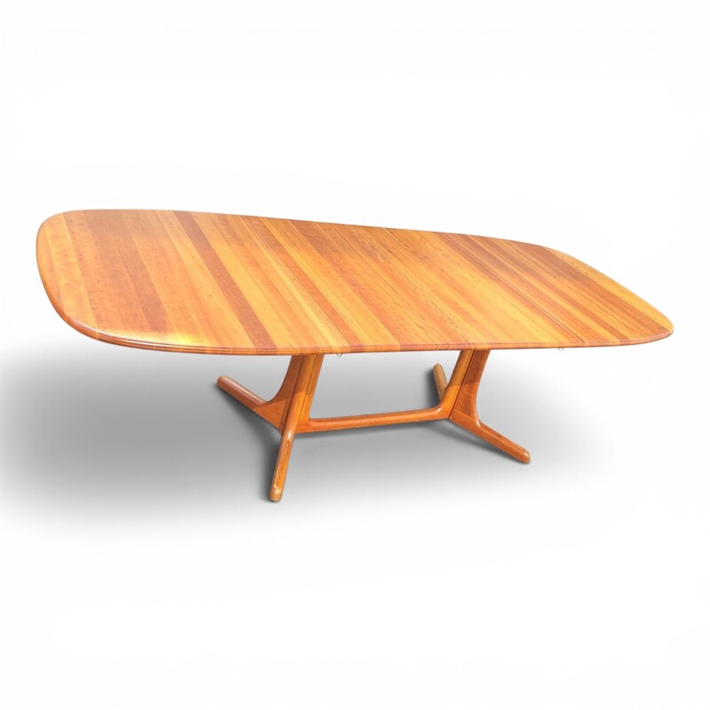 F 011 JC Solid teak extendable dining table, Scandinavia 1970s 