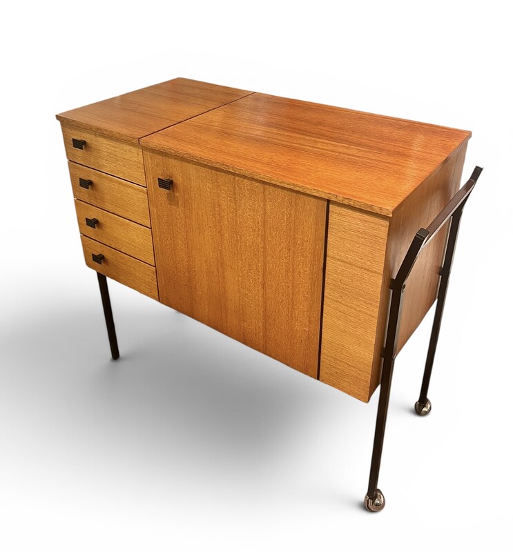 F 023 RP mid century teak bar, 1950’s