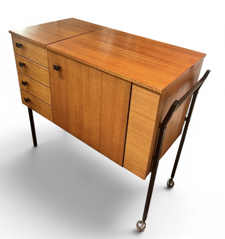 F 023 RP mid century teak bar, 1950’s
