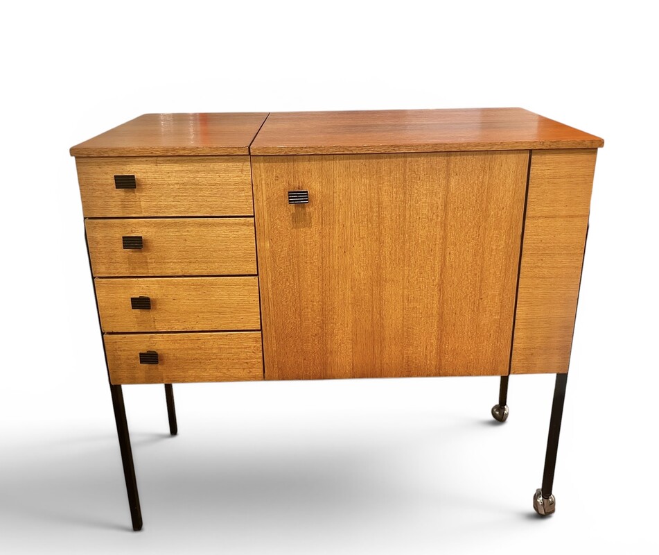 F 023 RP mid century teak bar, 1950’s