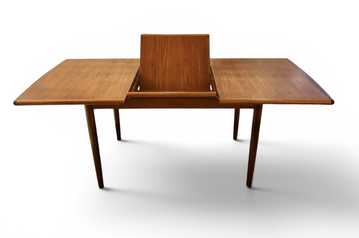 F 027 CW extendable teak dining table, 1960’s