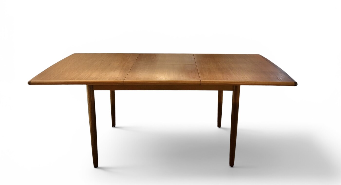 F 027 CW extendable teak dining table, 1960’s