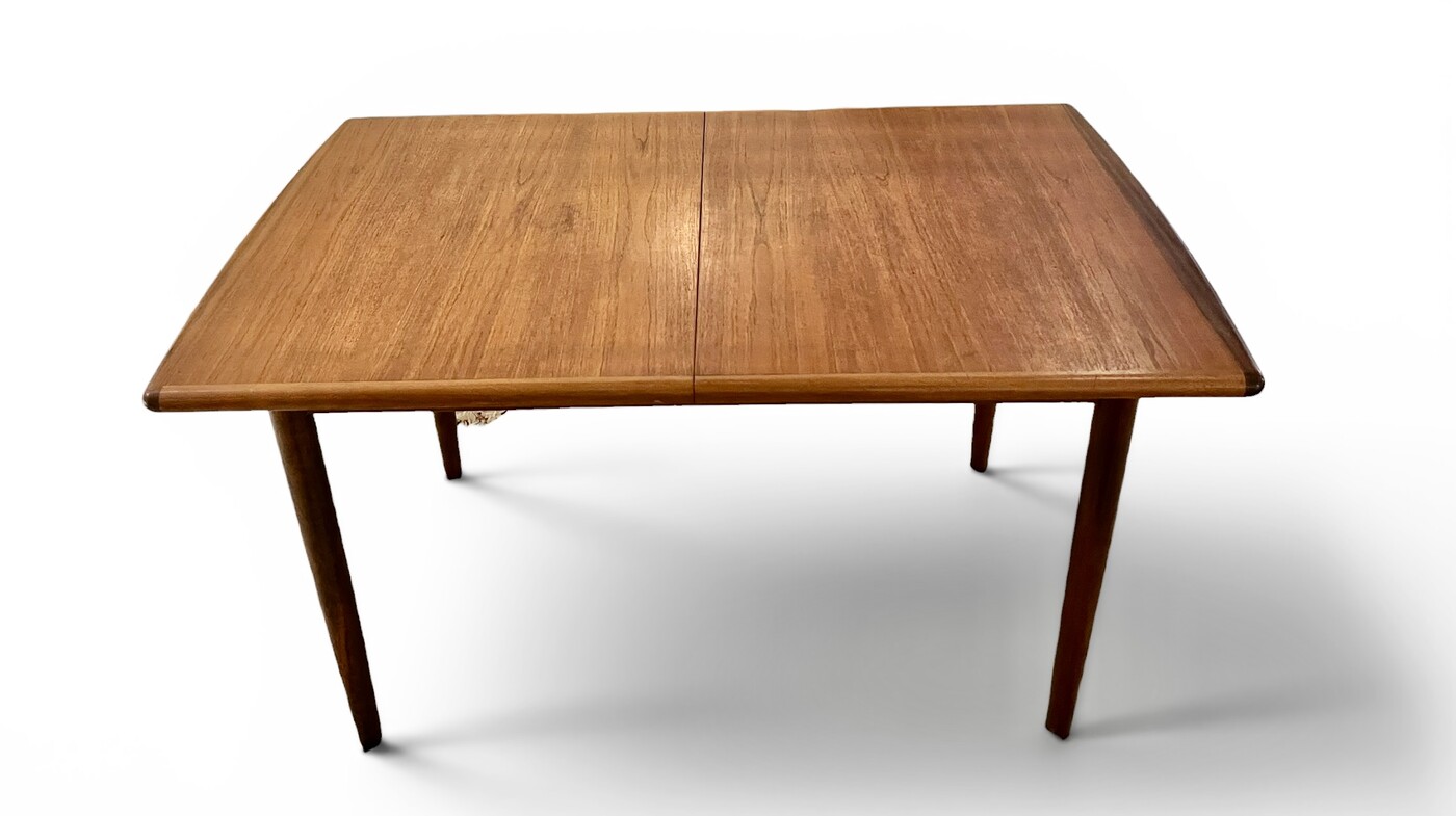 F 027 CW extendable teak dining table, 1960’s