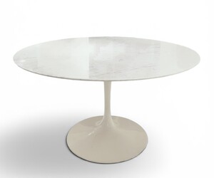 F 029 AV round marble tulip table by Eero Saarinen, Knoll edition