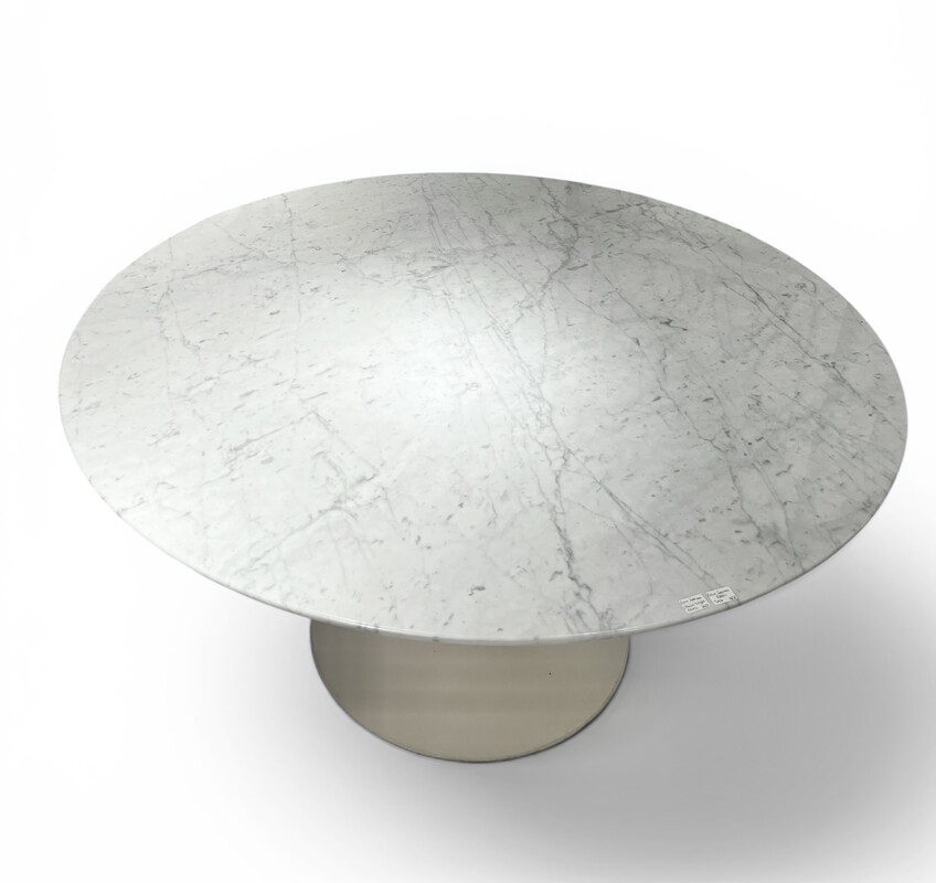 F 029 AV round marble tulip table by Eero Saarinen, Knoll edition