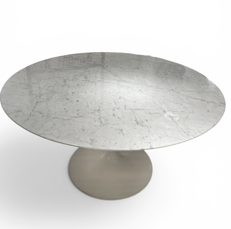 F 029 AV round marble tulip table by Eero Saarinen, Knoll edition