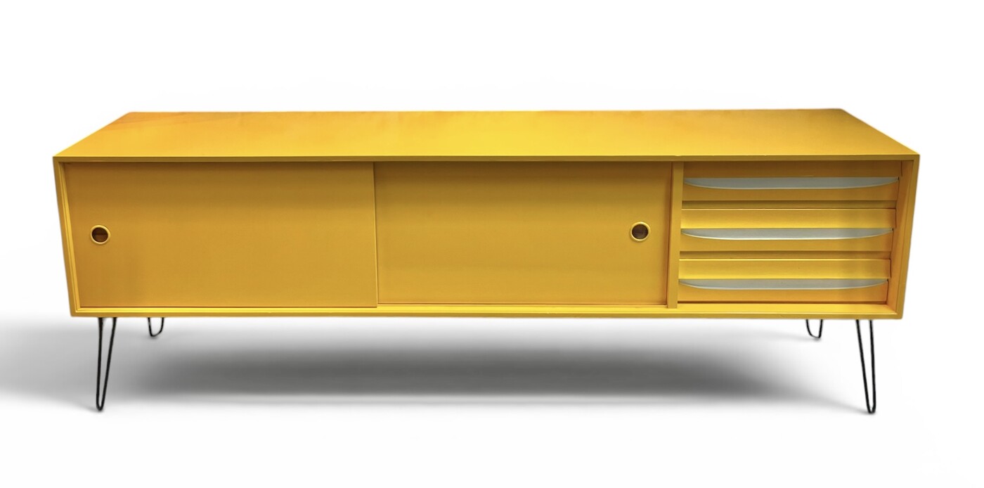 F 031 CY lacquered yellow sideboard