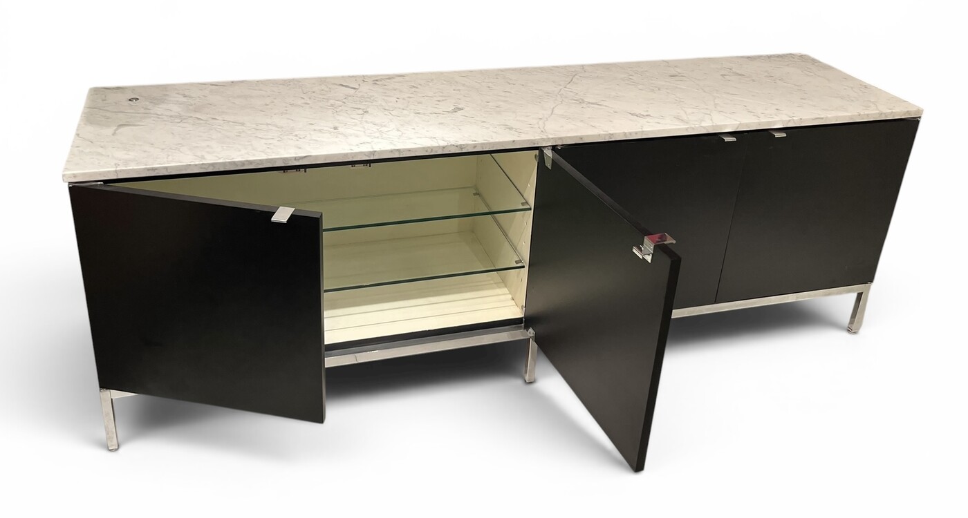 F 032 AV large black sideboard by Florence Knoll, 1970’s