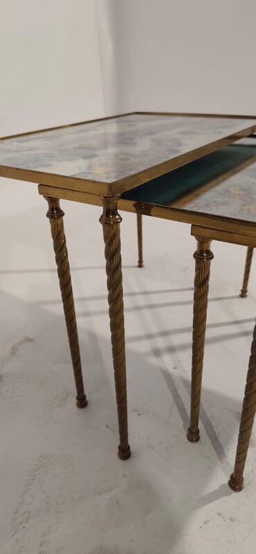 F 041 YO Brass Nesting table and oxyde mirror