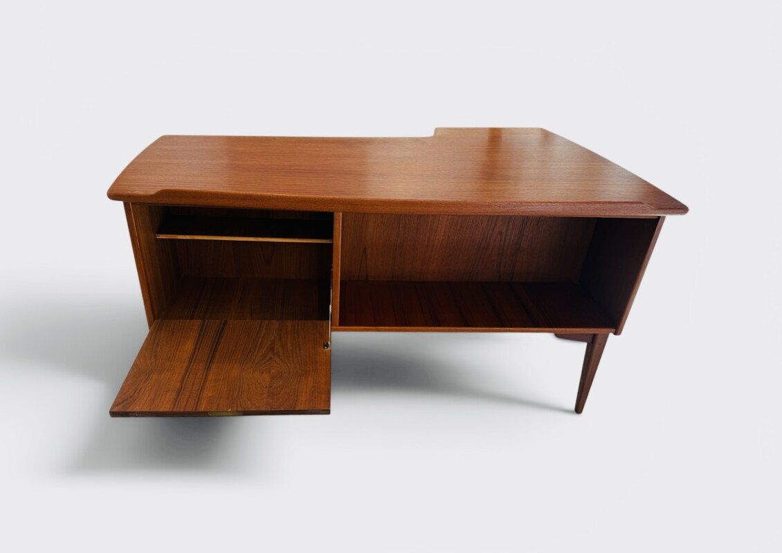 F 046 AG Teak boomerang desk by Goran Strand
