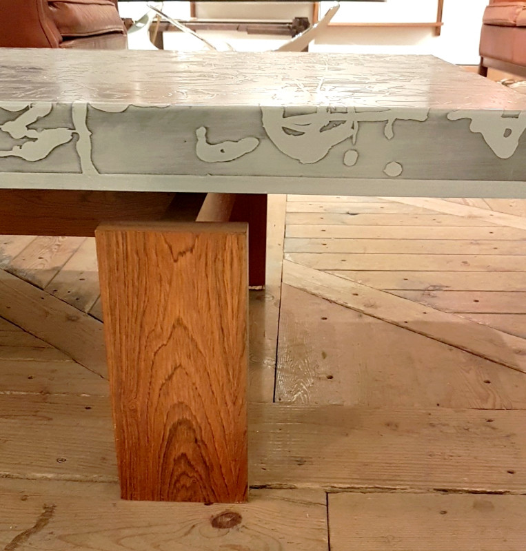 F 196 SC Coffee table in wood and engraved metal Ca 1970