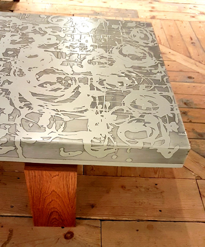 F 196 SC Coffee table in wood and engraved metal Ca 1970