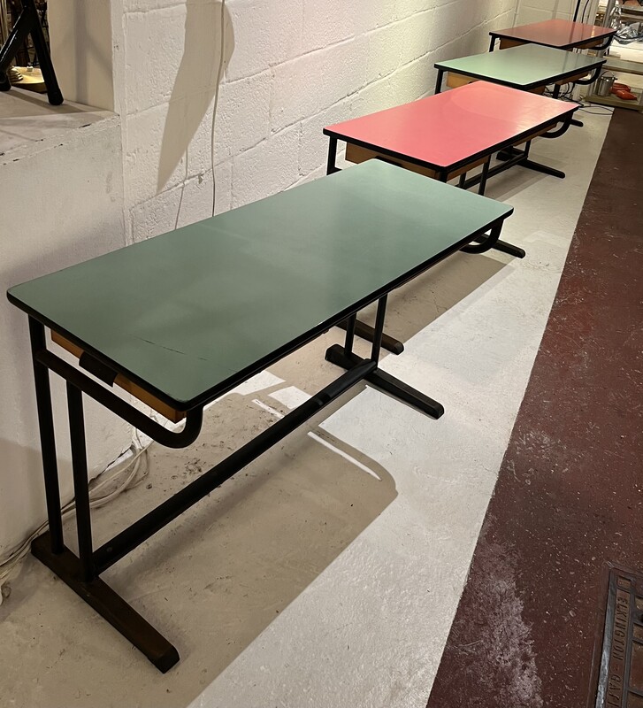 F 365 CW red or green formica desk