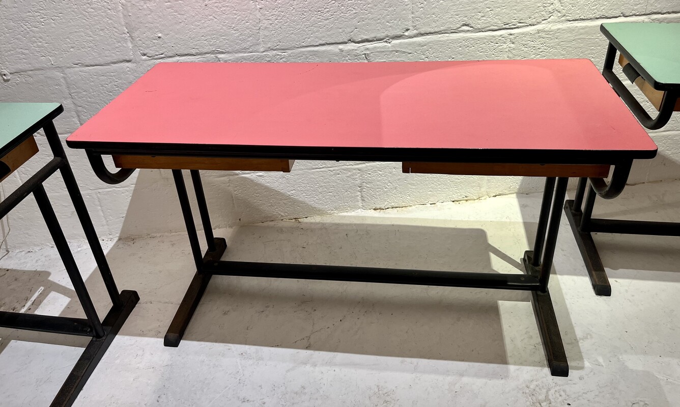 F 365 CW red or green formica desk