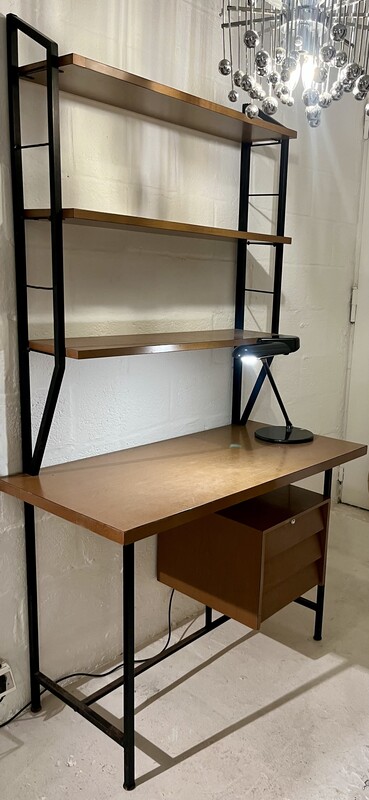 F 366 CW vintage desk with mural shelf