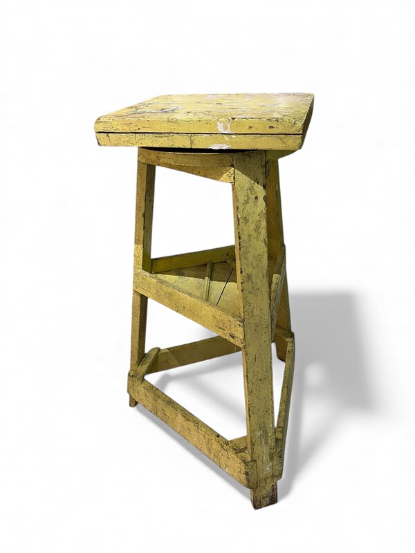 F 396 RD Craftsman gueridon 