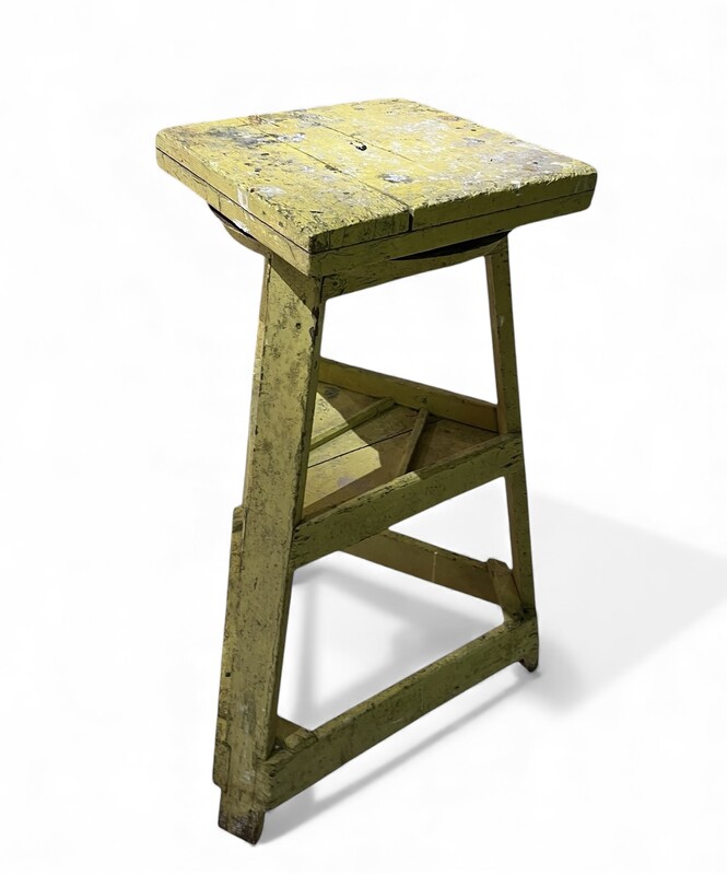 F 396 RD Craftsman gueridon 