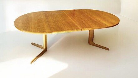 F 402 SC round - ovale extendable oak dining table, 1970’s