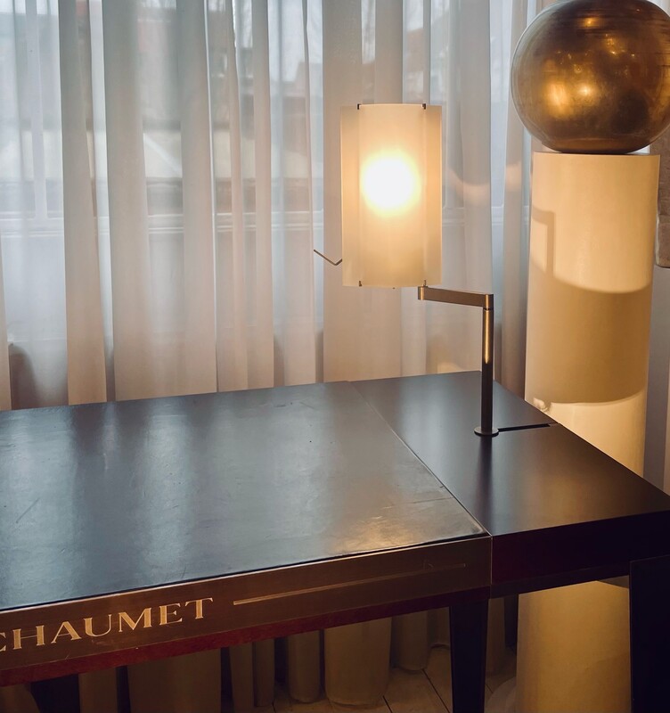 F 402 YD Chaumet jewelry table 