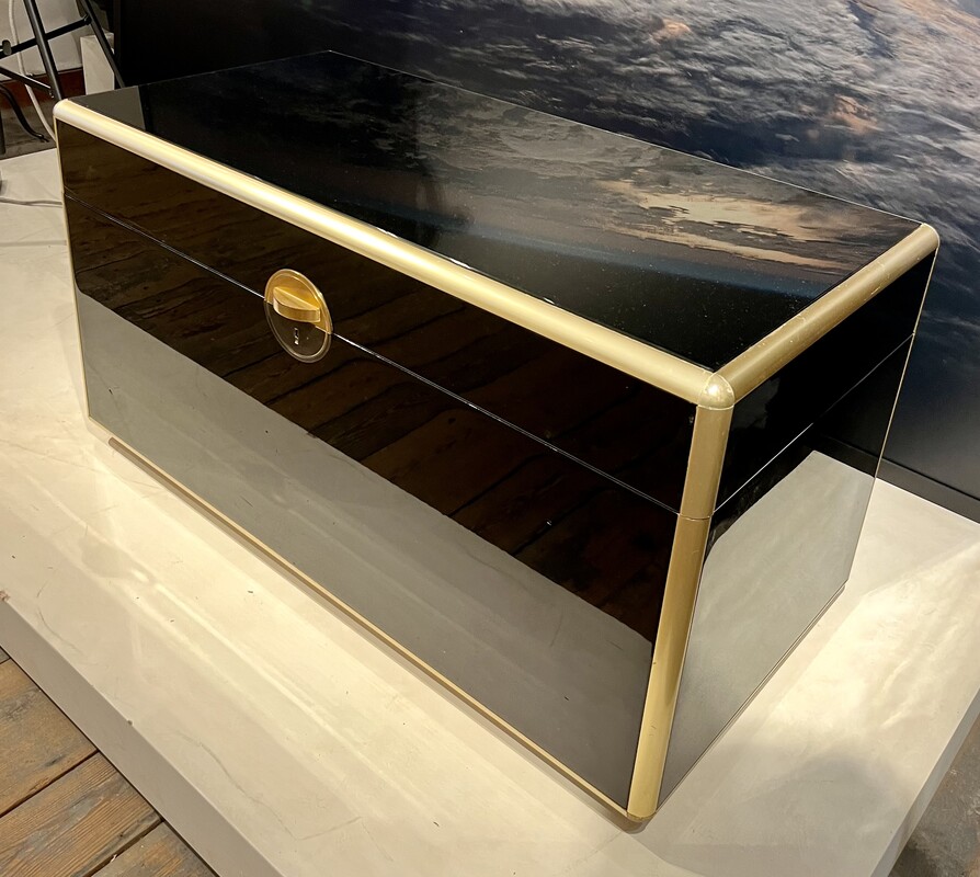 F 411 JFC Lacquered chest/bar, 1970’s