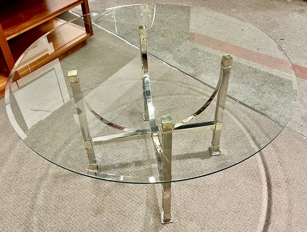 F 413 AS Hollywood Regency round dining table, 1970’s