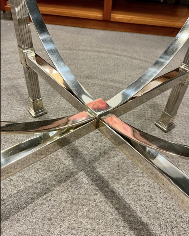 F 413 AS Hollywood Regency round dining table, 1970’s
