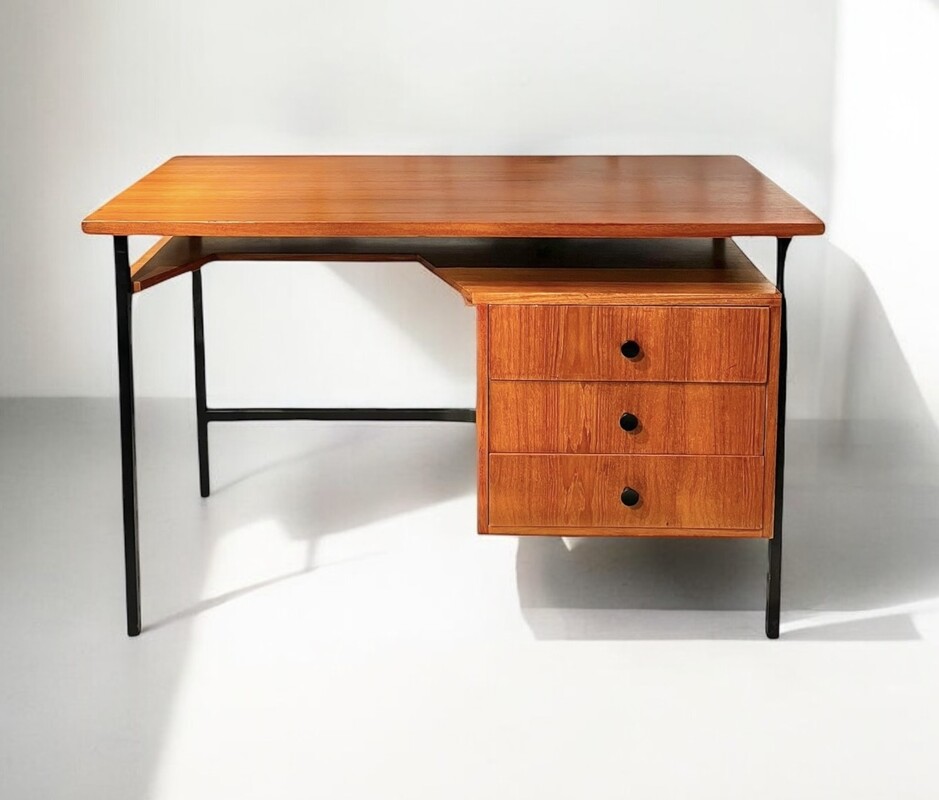 F 420 JFC midcentury teak desk 