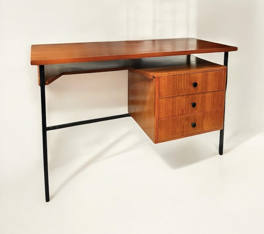 F 420 JFC midcentury teak desk 