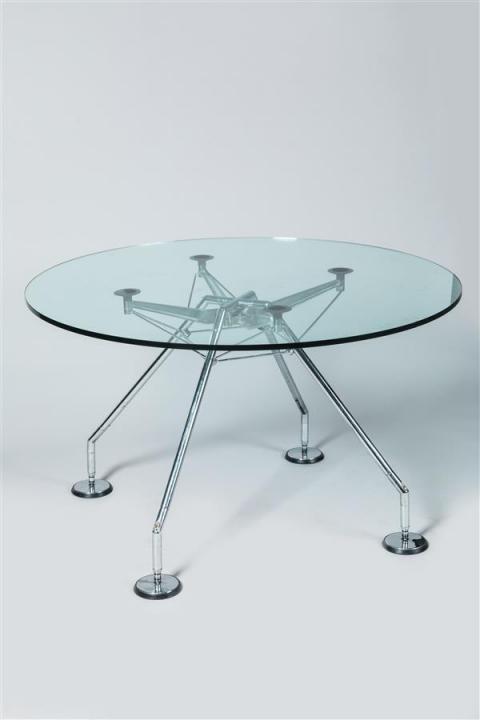 F 423 YD round dining table by Norman Foster, model « Nomos »  for Tecno 