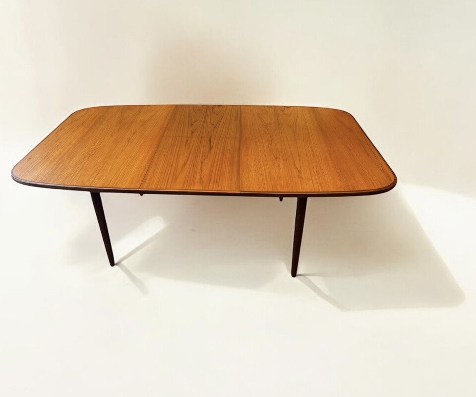 F 424 APO extendable teak dining table 