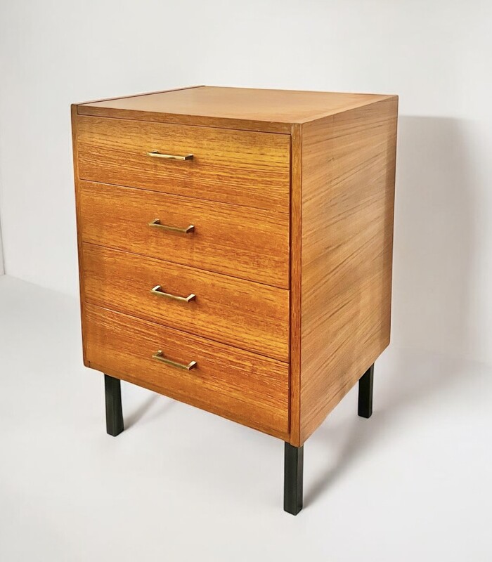 F 424 JD/RC small vintage teak chest of drawers 