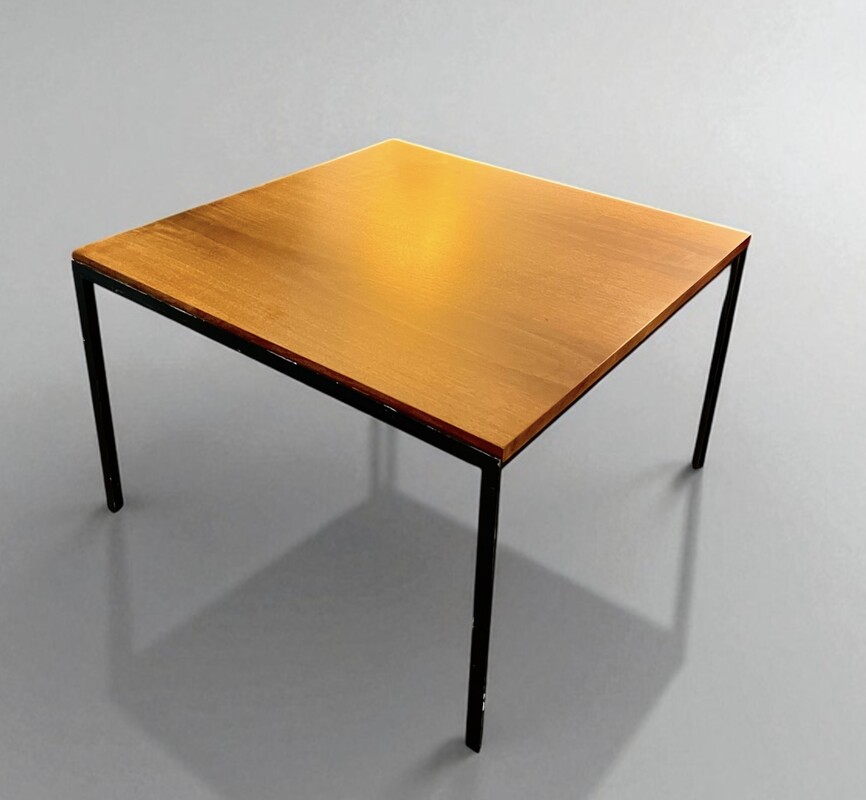 F 424 MH vintage coffee table by Florence Knoll