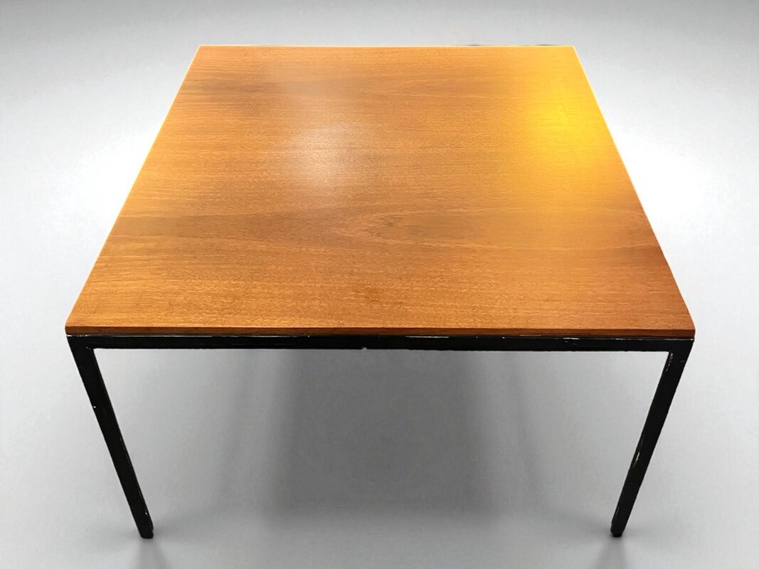 F 424 MH vintage coffee table by Florence Knoll