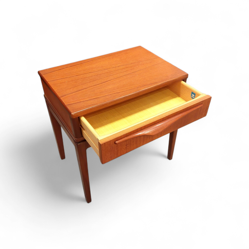 F 429 JC Pair scandinavian teak bedside tables 1960s 