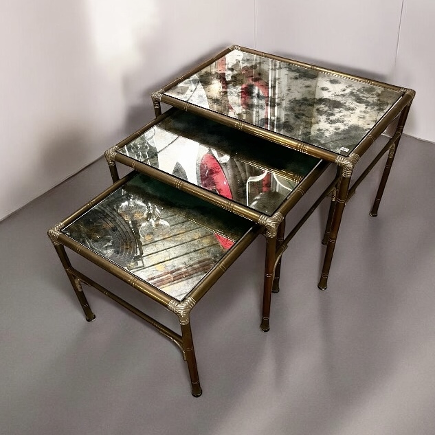 F 429 RR set of 3 nesting tables