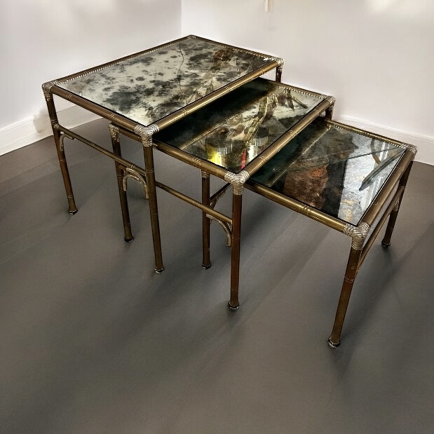 F 429 RR set of 3 nesting tables