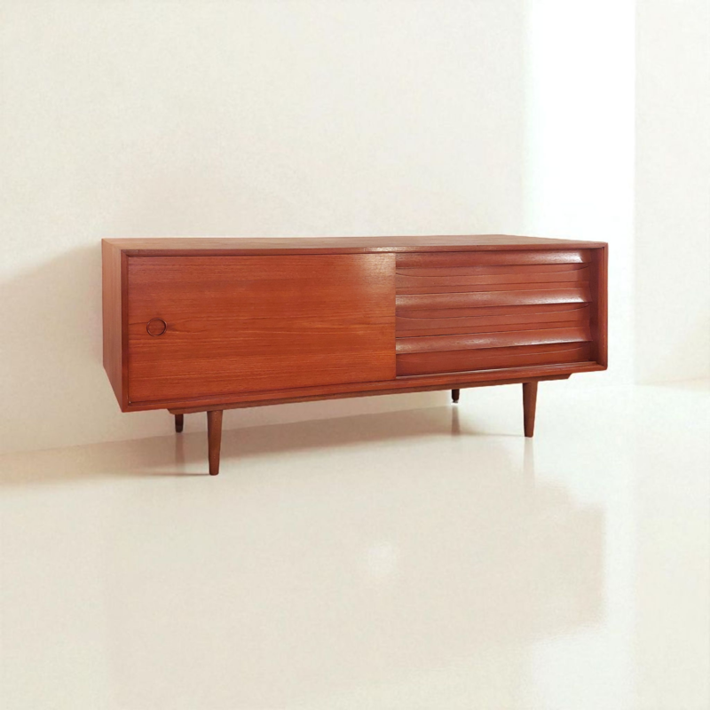 F 432 JC Scandinavian Teak lowboard 1960s 