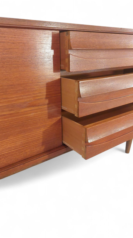 F 432 JC Scandinavian Teak lowboard 1960s 