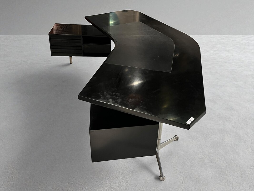 F 433 FL Techno Desk by Borsani Osvaldo, model Boomerang 