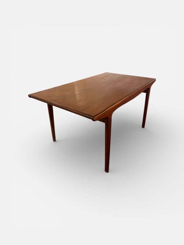 F 438 AG Dining table teak with 2 extensions by KNUD NIELSEN