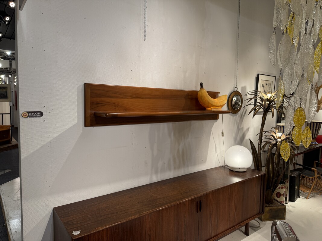 F 442 AG walnut wall shelf by Tobia Scarpa Ça 1980