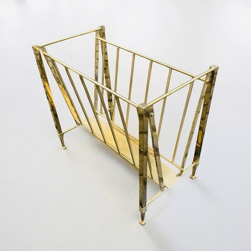 F 447 AG Magazine Rack in brass att. To Jacques Quinet 1950’s