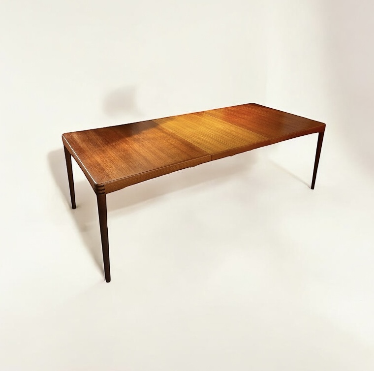 F 447 APO extendable dining table by Bramin 