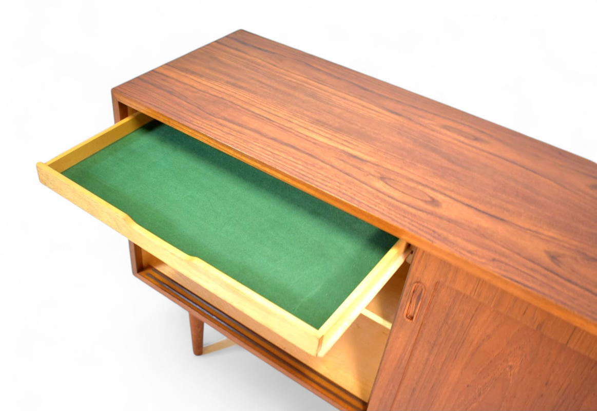 F 447 JC Teak sidebaord by Poul Hundevad, 1970s